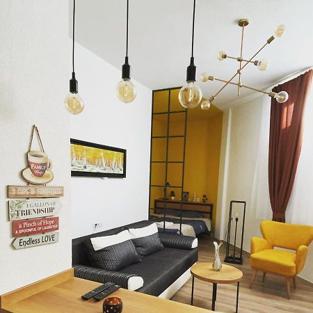 Ora-Prn, Studio Apartment In The City Centre Приштина Екстер'єр фото