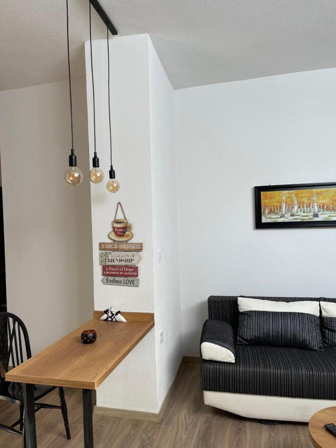 Ora-Prn, Studio Apartment In The City Centre Приштина Екстер'єр фото